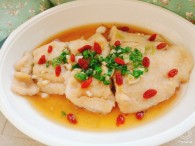 宝宝辅食菜谱:清蒸龙利鱼的做法