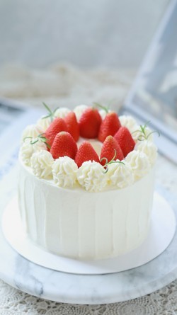 【草莓蛋糕】——女儿一周岁蛋糕