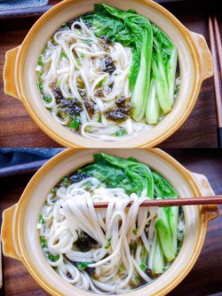 福临门鲜爽见面菌菇青菜清汤挂面的做法