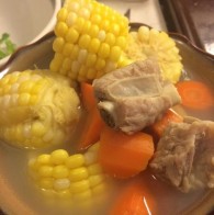 坤博砂锅排骨玉米胡萝卜汤的做法