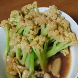 韭菜鸡胗炒花菜