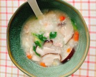 香菇鸡肉粥、海鲜粥(图)