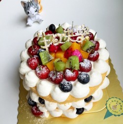 花环水果裸蛋糕