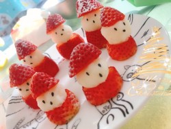 草莓圣诞小雪人怎么做好吃 草莓圣诞小雪人