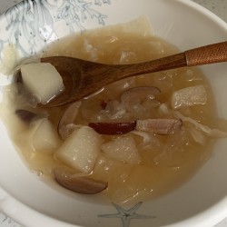 银耳雪梨汤（苏泊尔炖锅版）