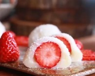 草莓糯米糍怎么做好吃 草莓糯米糍的做法大全