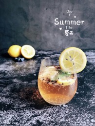 夏日冰品不能少薄荷柠檬香草味苏打水的做法