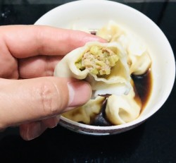 芹菜饺子怎么做好吃 芹菜饺子