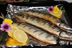 精品菜谱挑战赛特别好滋味--柠檬盐烤秋刀鱼的做法