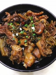 了解美食：东北菜特色菜 小鸡炖蘑菇粉条怎么做？
