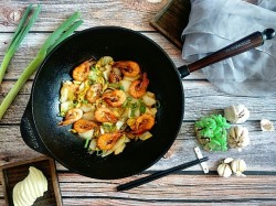 中式炒菜→铁锅鲜虾白菜