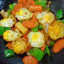 青椒木耳炒鹌鹑蛋