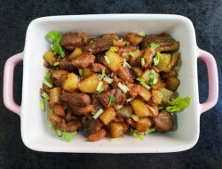 土豆焖鸭肉的做法