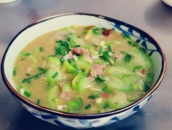 简简单单——丝瓜肉片汤的做法