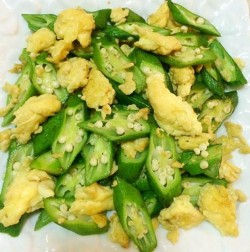 蚝油秋葵炒鸡蛋