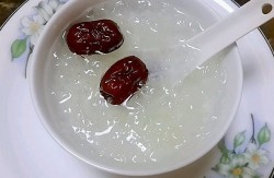 冰糖红枣炖燕窝(1)