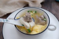 鸭蛋豆腐汤的做法