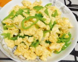 榨菜青椒炒鸡蛋