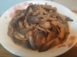 丝瓜平菇炒肉片