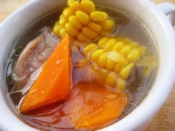 秋季靓汤——胡萝卜玉米大骨汤做法大全 秋季靓汤——胡萝卜玉米大骨汤的做法大全