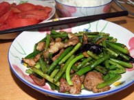 蒜苔炒肉怎么做好吃 蒜苔炒肉
