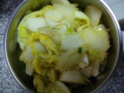 蒜香素炒白菜片