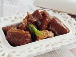 土豆西红柿莲子炖牛肉