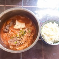 韩式泡菜肥牛锅的做法