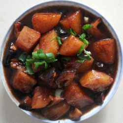 蛤蜊肉烩香菇土豆